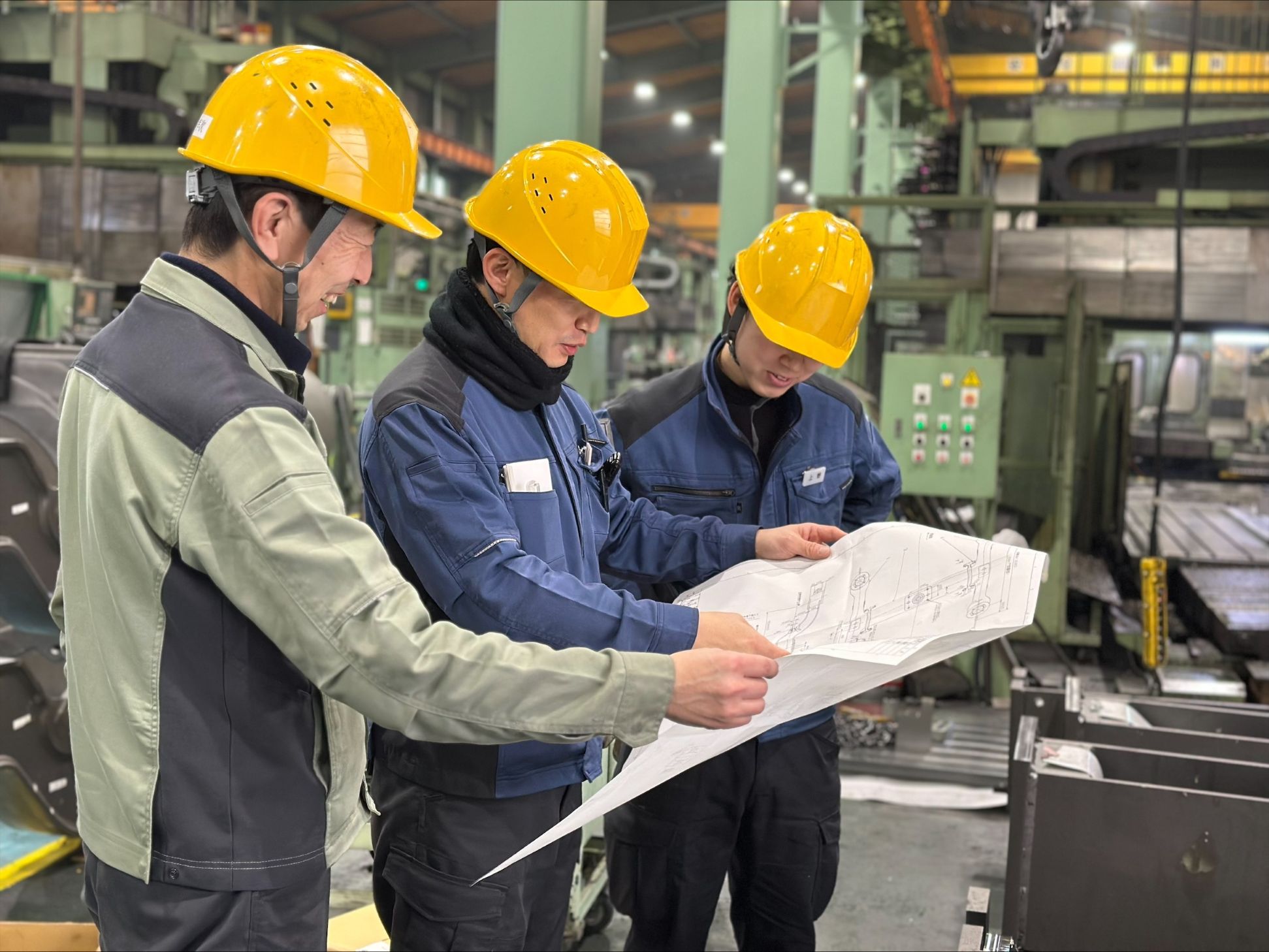 入社後はOJT制度で、先輩社員がそばで仕事を教えてくれるので安心です。