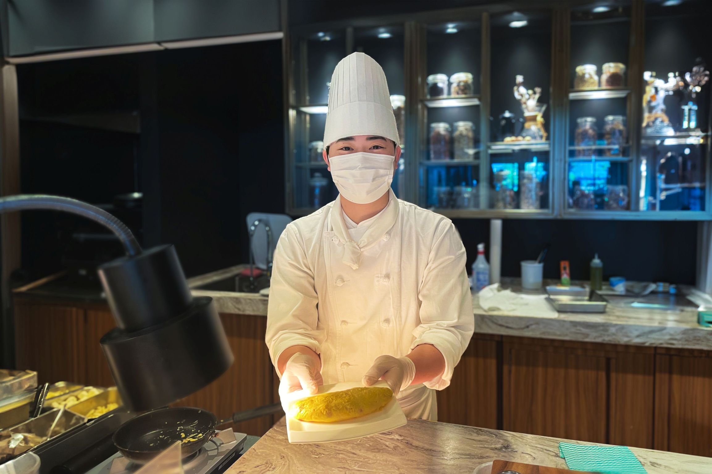 調理職 : 調理部 望月 叶羽