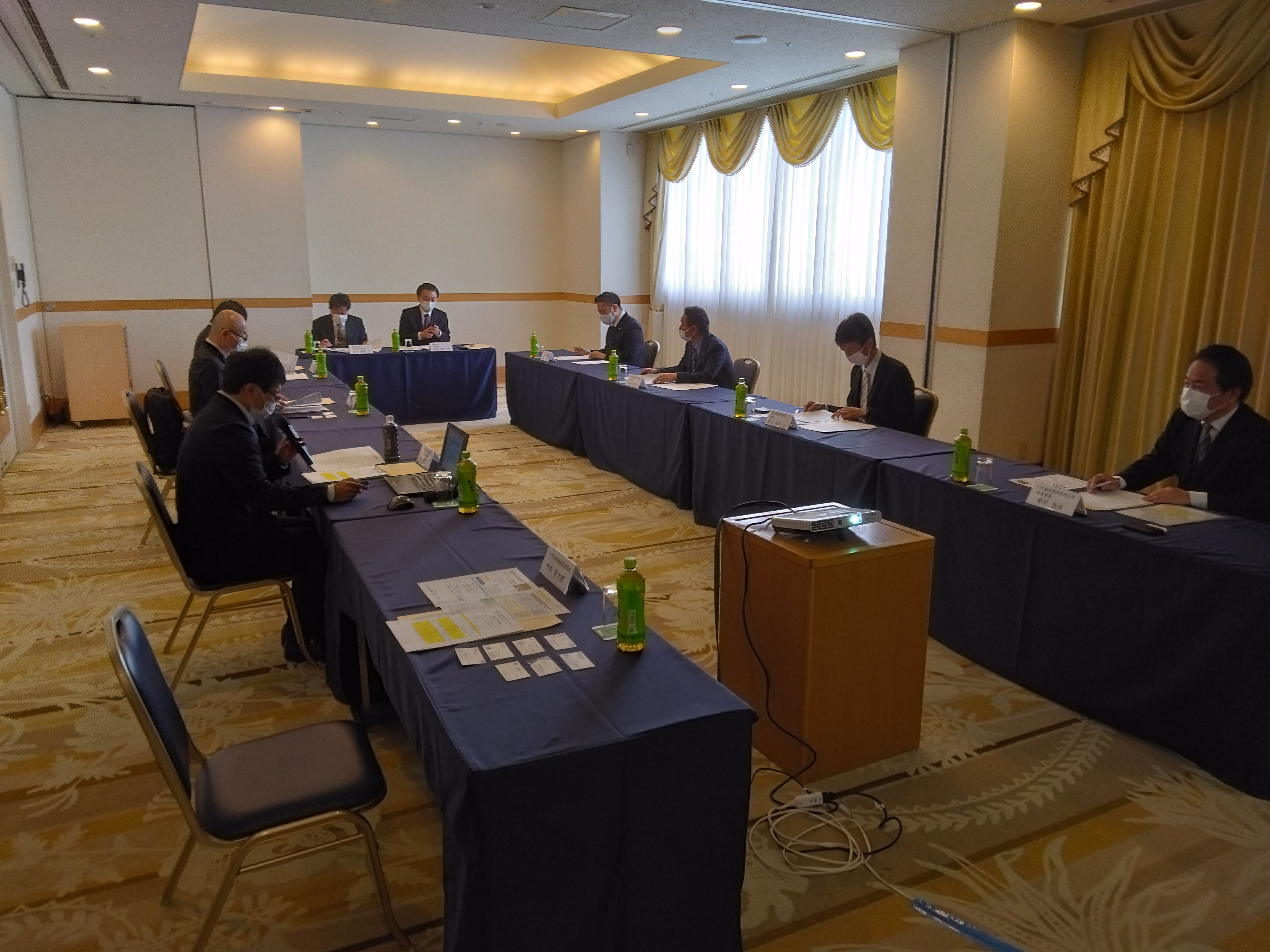 高校求人専門委員会を開催