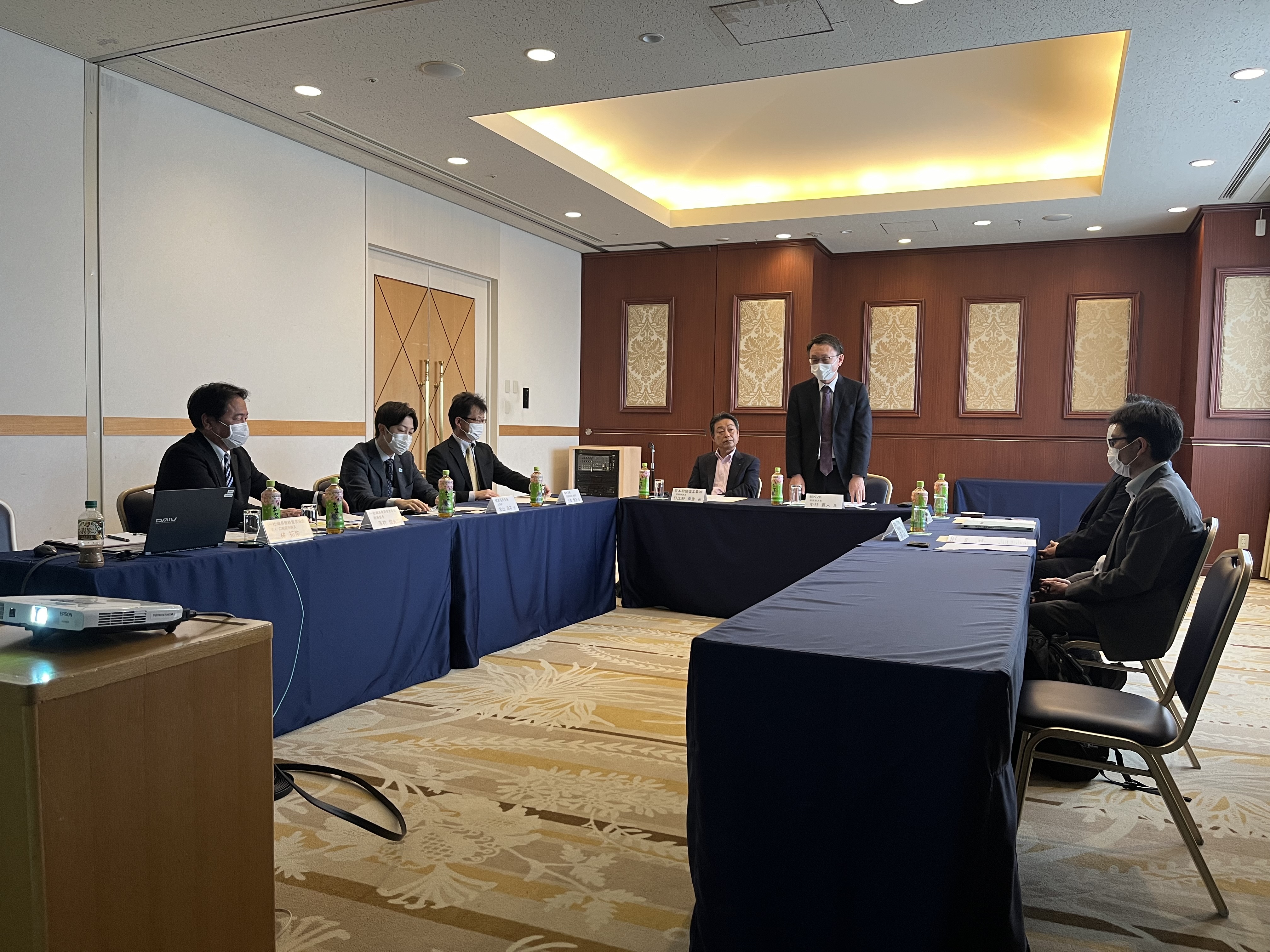 高校求人専門委員会を開催